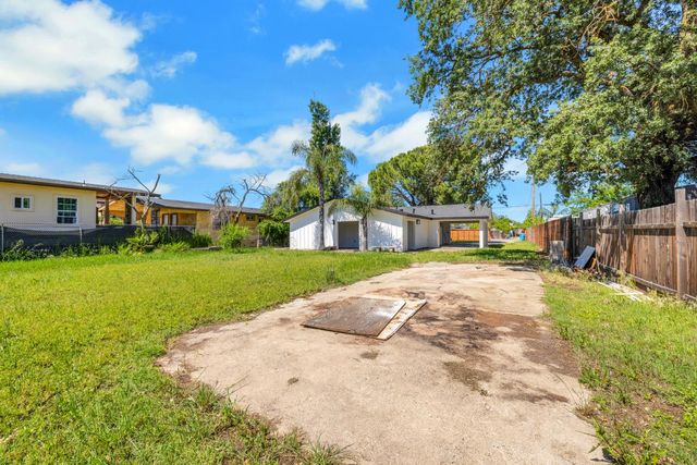 1648 4th Ave, Olivehurst, CA 95961
