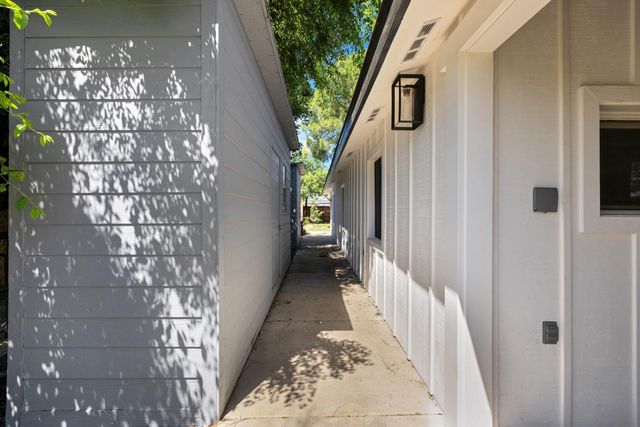 1648 4th Ave, Olivehurst, CA 95961