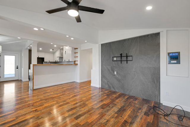 1648 4th Ave, Olivehurst, CA 95961