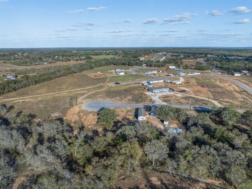 156 Grace LN, Dale, TX 78616