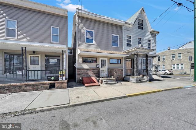 102-104 S 2ND ST, Saint Clair, PA 17970