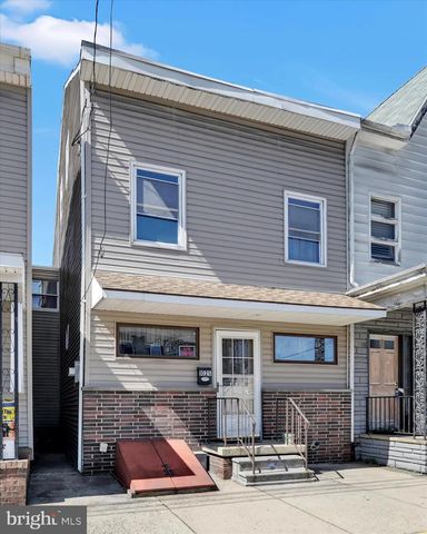 102-104 S 2ND ST, Saint Clair, PA 17970