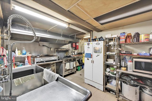 102-104 S 2ND ST, Saint Clair, PA 17970