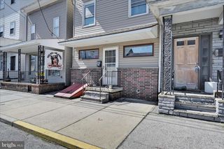 102-104 S 2ND ST, Saint Clair, PA 17970