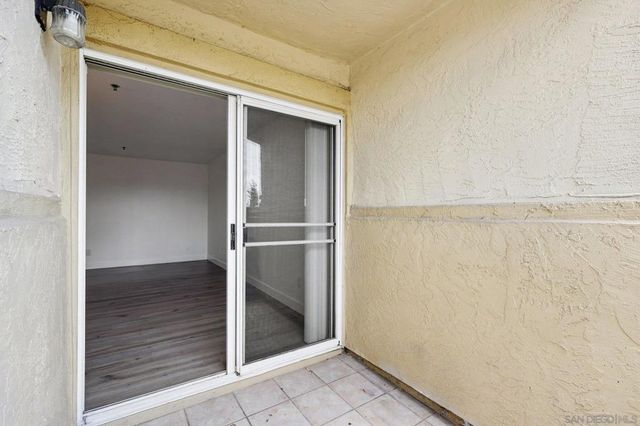 2077 Lakeridge Circle 104, Chula Vista, CA 91913