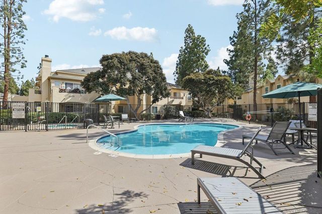 2077 Lakeridge Circle 104, Chula Vista, CA 91913