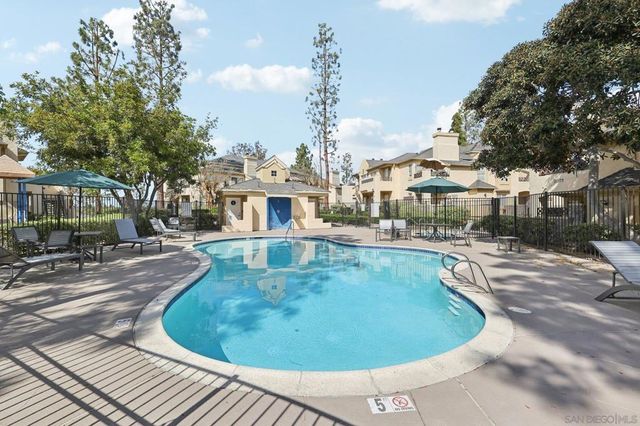 2077 Lakeridge Circle 104, Chula Vista, CA 91913