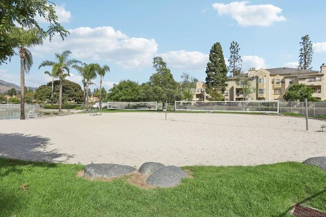 2077 Lakeridge Circle 104, Chula Vista, CA 91913