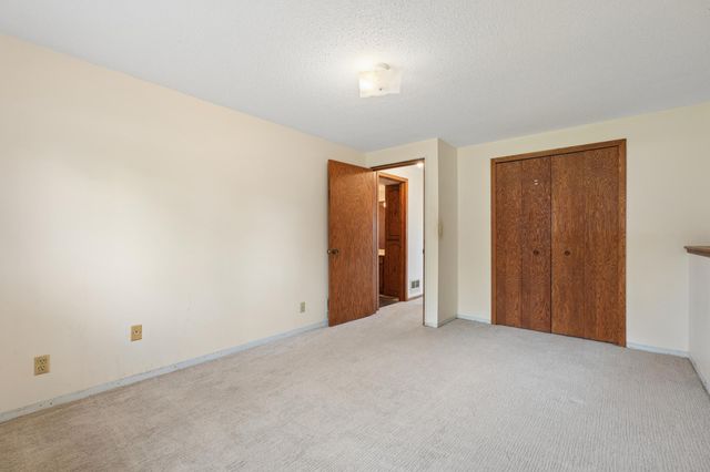 703 Cope Avenue W, Roseville, MN 55113