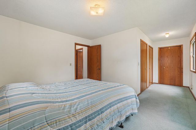 703 Cope Avenue W, Roseville, MN 55113
