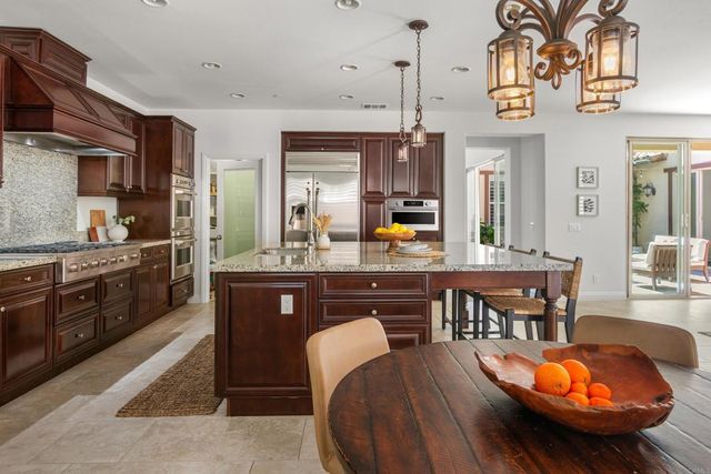 712 Normandy Road, Encinitas, CA 92024