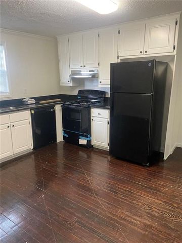 52 Ivy Street, Porterdale, GA 30014