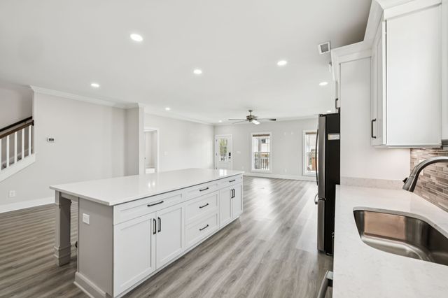 120 Pontoon Pl, Winchester, TN 37398