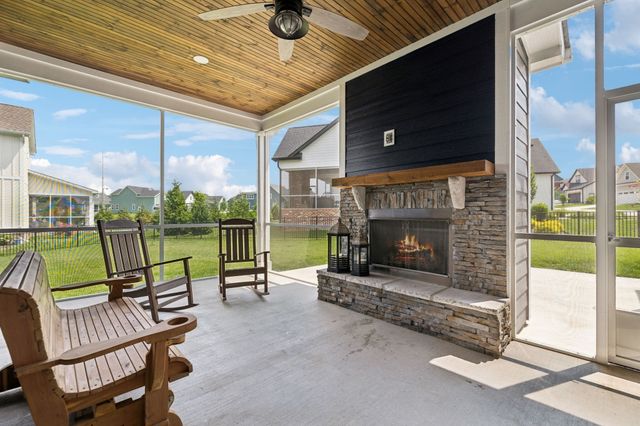 120 Pontoon Pl, Winchester, TN 37398