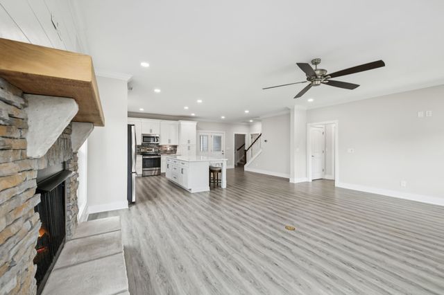 120 Pontoon Pl, Winchester, TN 37398