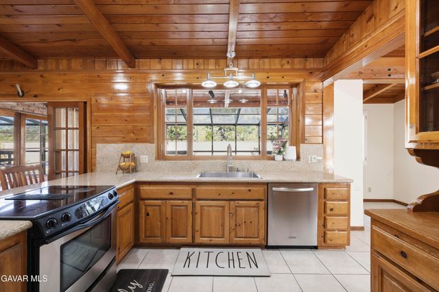 11950 Sierra Highway, Santa Clarita, CA 91390