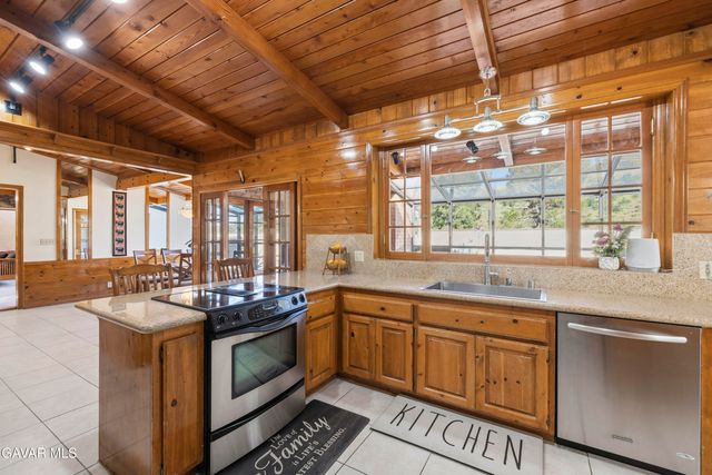 11950 Sierra Highway, Santa Clarita, CA 91390