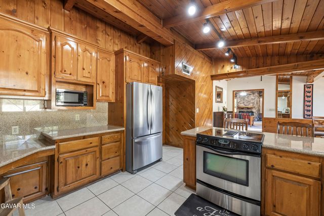 11950 Sierra Highway, Santa Clarita, CA 91390