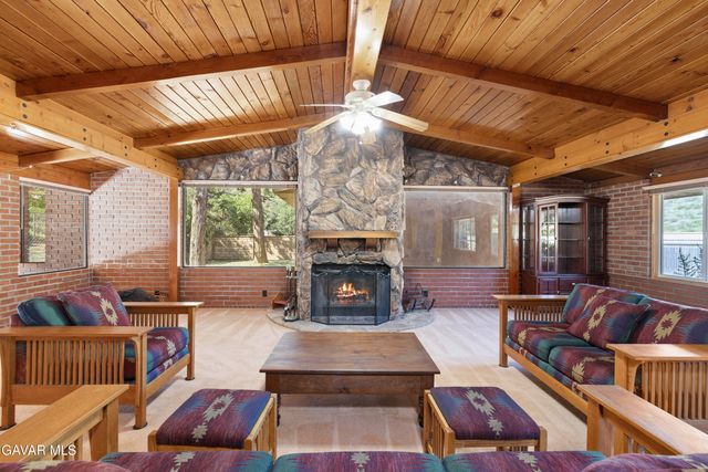 11950 Sierra Highway, Santa Clarita, CA 91390