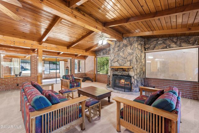 11950 Sierra Highway, Santa Clarita, CA 91390