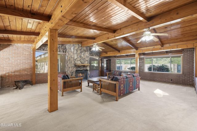 11950 Sierra Highway, Santa Clarita, CA 91390