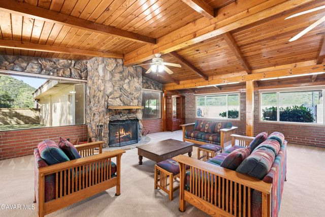 11950 Sierra Highway, Santa Clarita, CA 91390