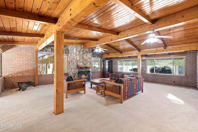 11950 Sierra Highway, Santa Clarita, CA 91390