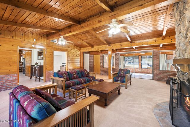 11950 Sierra Highway, Santa Clarita, CA 91390