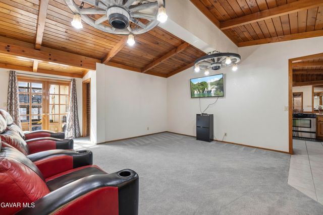 11950 Sierra Highway, Santa Clarita, CA 91390