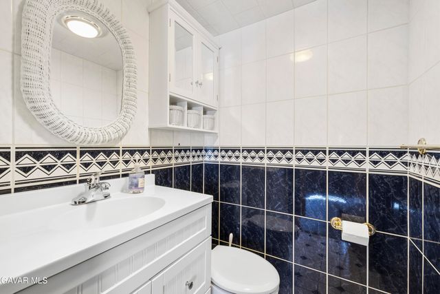 11950 Sierra Highway, Santa Clarita, CA 91390