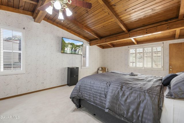 11950 Sierra Highway, Santa Clarita, CA 91390