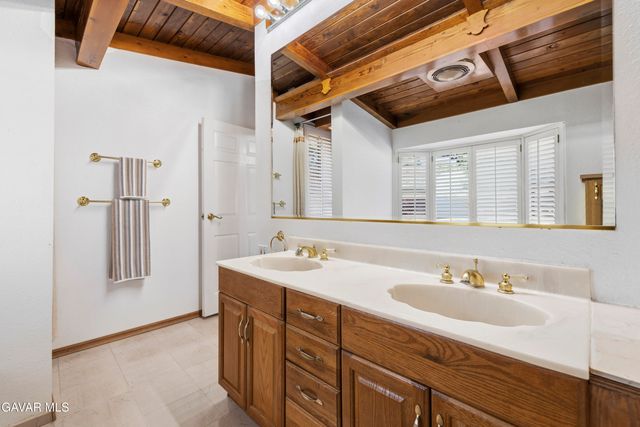 11950 Sierra Highway, Santa Clarita, CA 91390