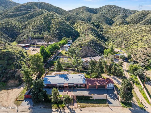 11950 Sierra Highway, Santa Clarita, CA 91390
