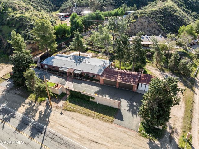 11950 Sierra Highway, Santa Clarita, CA 91390