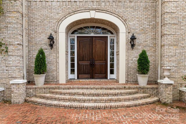 150 Rainbow View Drive, Fletcher, NC 28732