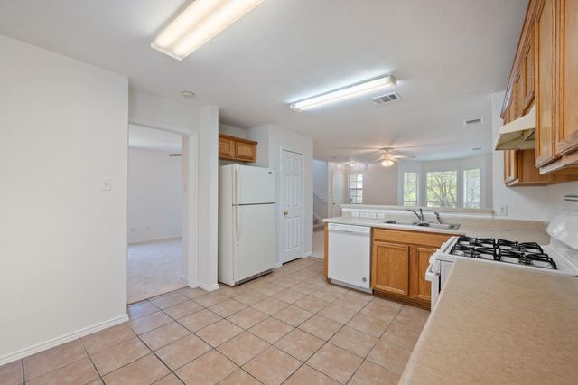 541 Sampson, Kyle, TX 78640