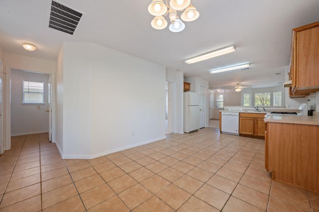 541 Sampson, Kyle, TX 78640