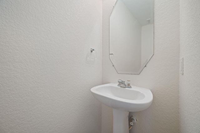 541 Sampson, Kyle, TX 78640