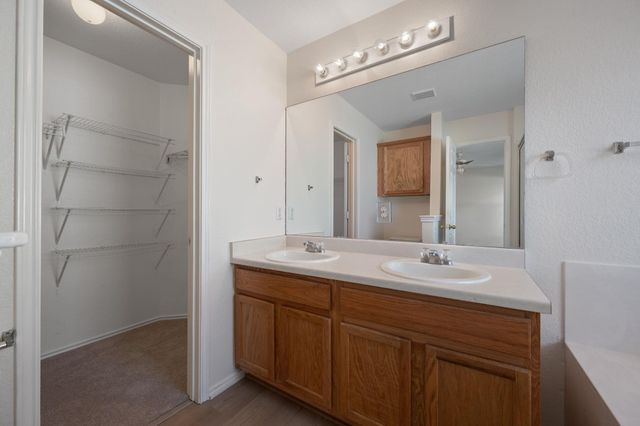541 Sampson, Kyle, TX 78640