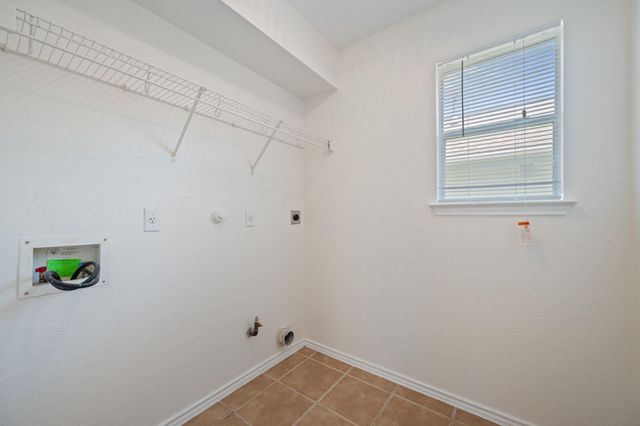 541 Sampson, Kyle, TX 78640