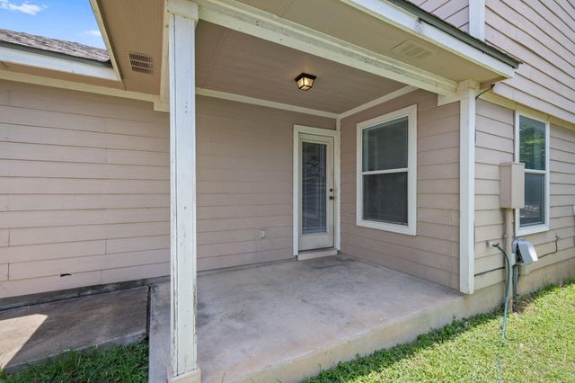 541 Sampson, Kyle, TX 78640
