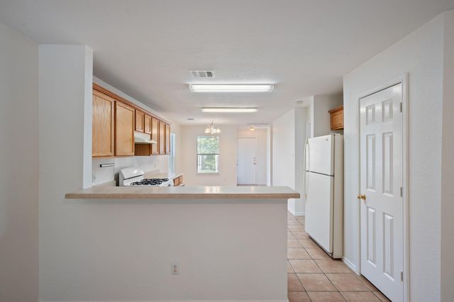 541 Sampson, Kyle, TX 78640