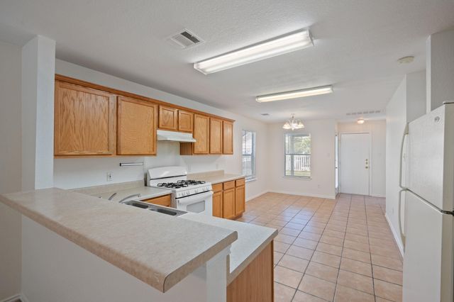 541 Sampson, Kyle, TX 78640