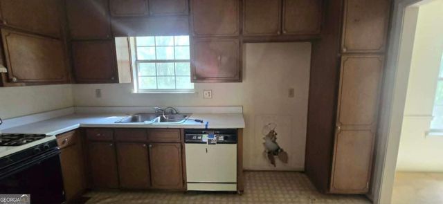 208 Fairview Point, Ellenwood, GA 30294