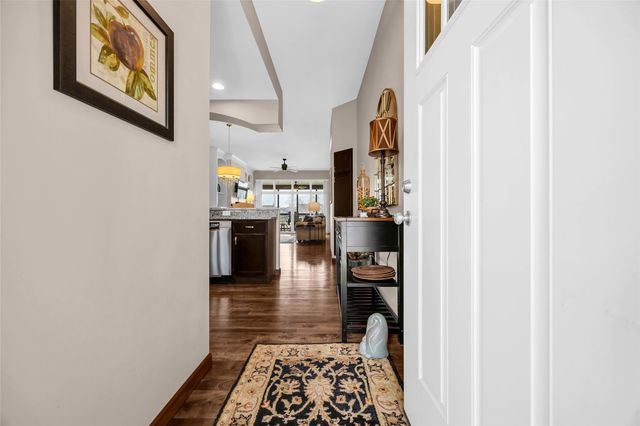 1540 Cedar Vista Ln, North Liberty, IA 52317