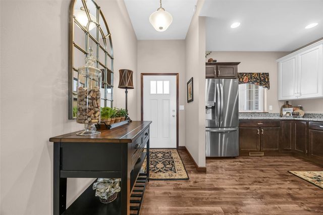 1540 Cedar Vista Ln, North Liberty, IA 52317