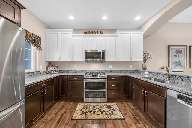 1540 Cedar Vista Ln, North Liberty, IA 52317