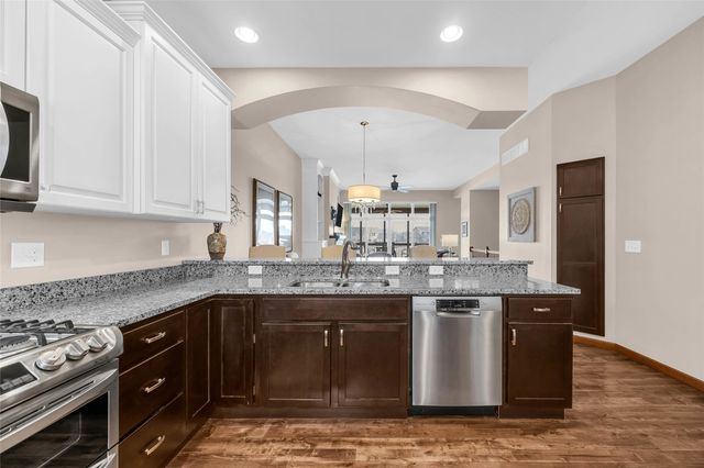 1540 Cedar Vista Ln, North Liberty, IA 52317