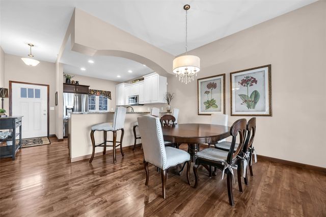 1540 Cedar Vista Ln, North Liberty, IA 52317