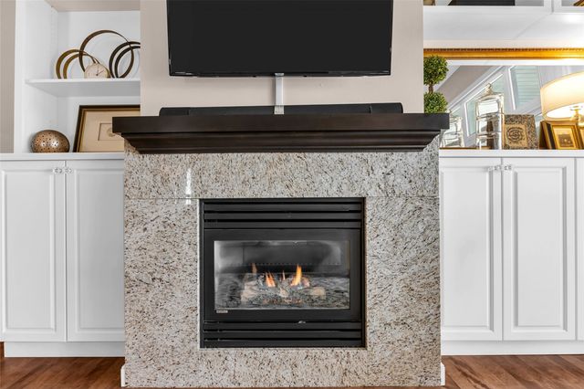 1540 Cedar Vista Ln, North Liberty, IA 52317